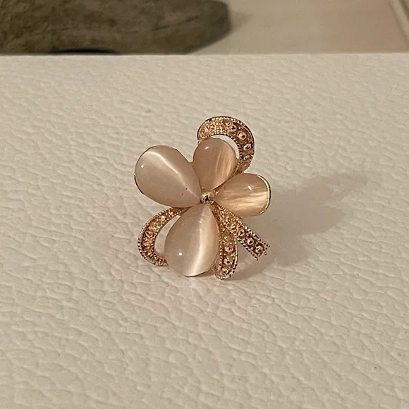 Rose gold and blush floral ring - Picture 1 of 6